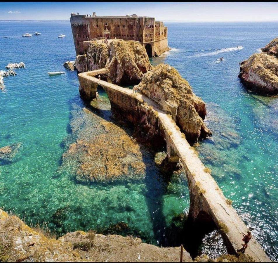 Porto Dinheiro Beach I Lourinha  Bagian luar foto