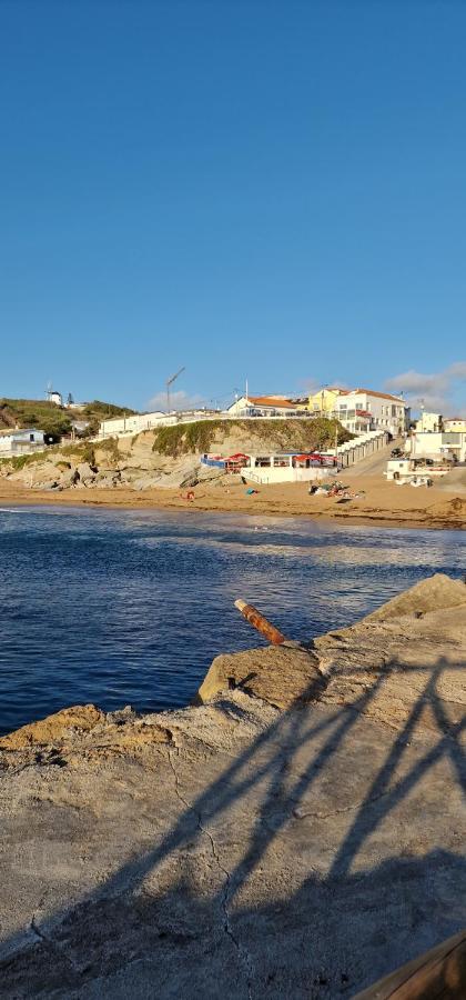 Porto Dinheiro Beach I Lourinha  Bagian luar foto